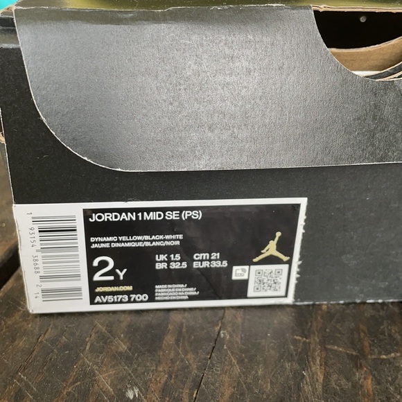 💢SOLD💢AIR JORDAN 1 MID GS
"Dynamic Yellow" youth 2 - Picture 7 of 9